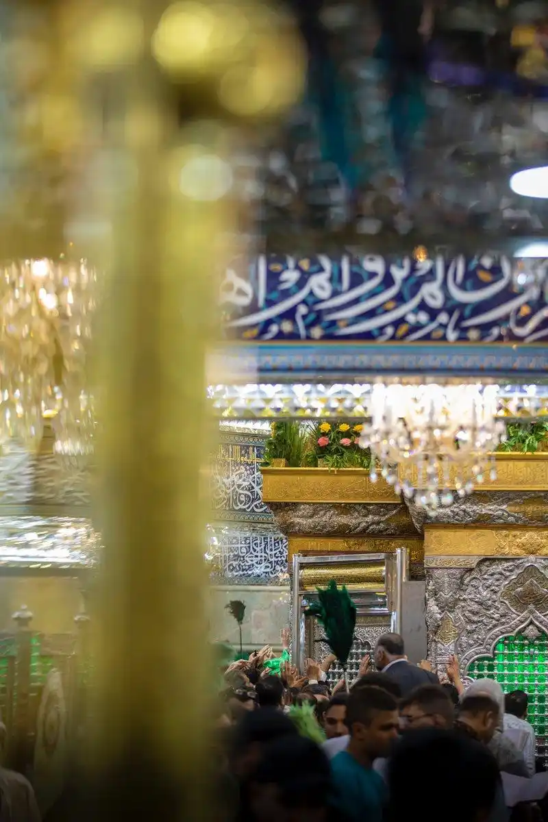 Image from مركز سيد الشهداء عليه السلام: *عن الحسين بن سعيد, عن جعفر بن محمد (ع) أنه سئل عن الزائر لقبر الحسين ...