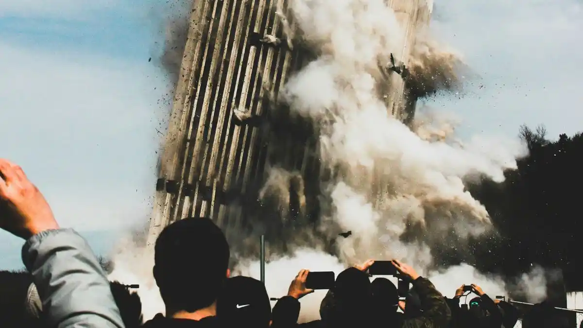 Image from #ReddePeriodistas : Derrumbe de audiencias. AI Armagedon La era post-Google, según THE WA...