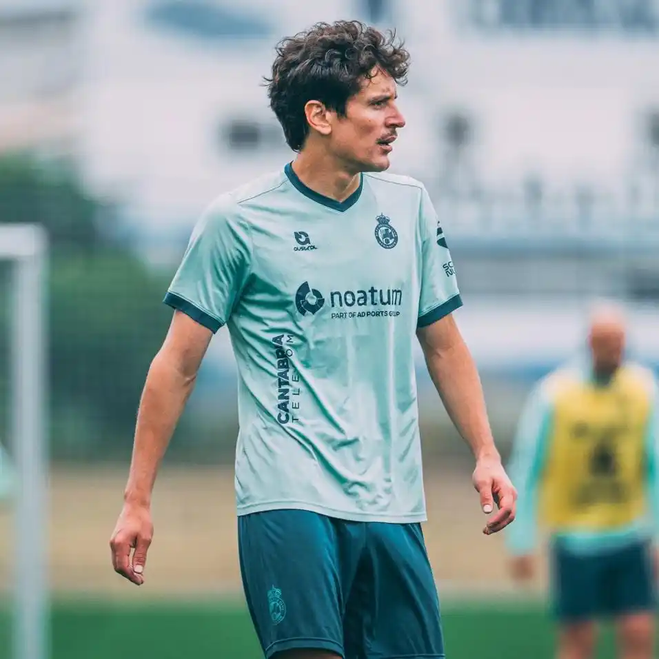 Image from Real Racing Club: 🎙 "Estamos ahí, está en nuestra mano y vamos a intentarlo hasta el fi...