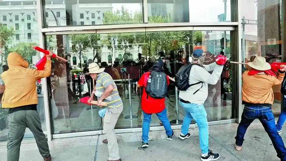 Image from Milenio Noticias 🗞️📺: ☕☀️ ¡Feliz sábado! Comienza la mañana bien informado con 👇🏻 🔴 <a c...