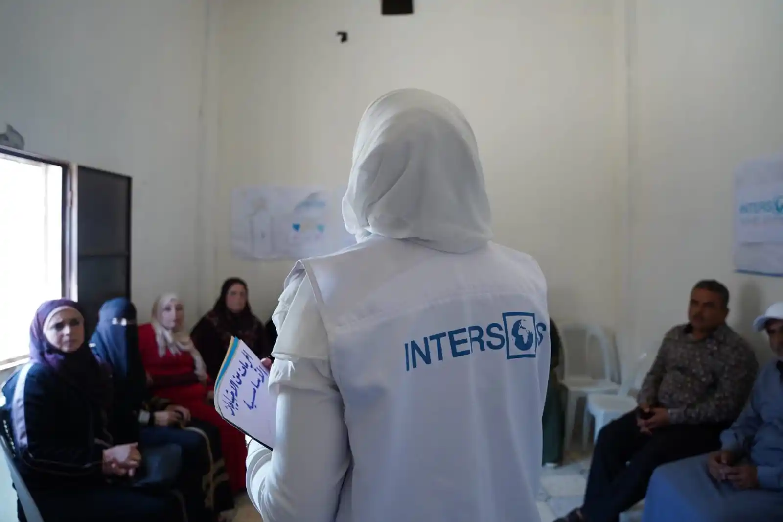 Image from عقيربات نيوز: *فريق من "إنترسوس" يزور عقيربات ويقيّم احتياجات السكان* أجرى فريق من ...