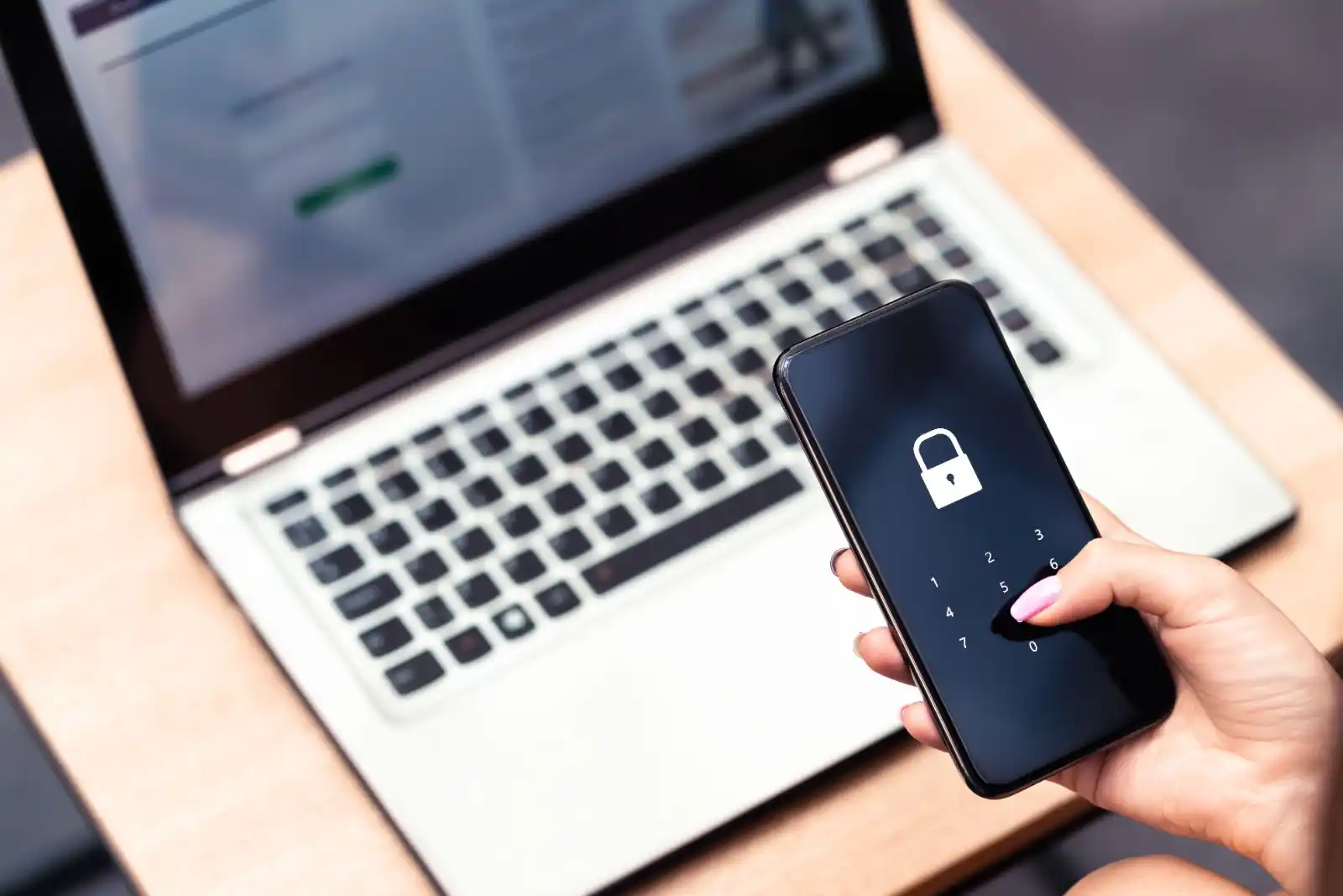 Image from CADENA COPE: ⚠️ Una filtración pone en riesgo la seguridad de 184 millones de contr...