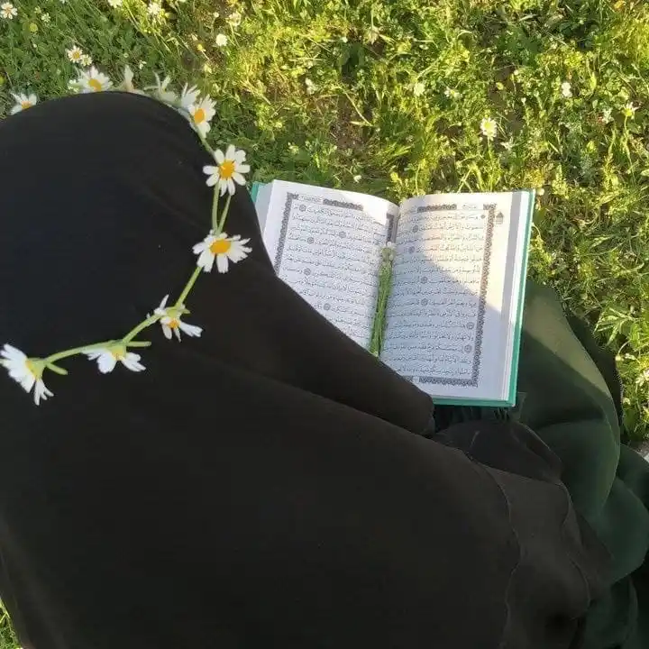 Image from آروم دلم خدا🤍: *یکیازبزرگتریندلایلبدستآوردن محبتِخداوند،تلاوتقرآنکریماست♥️* ...