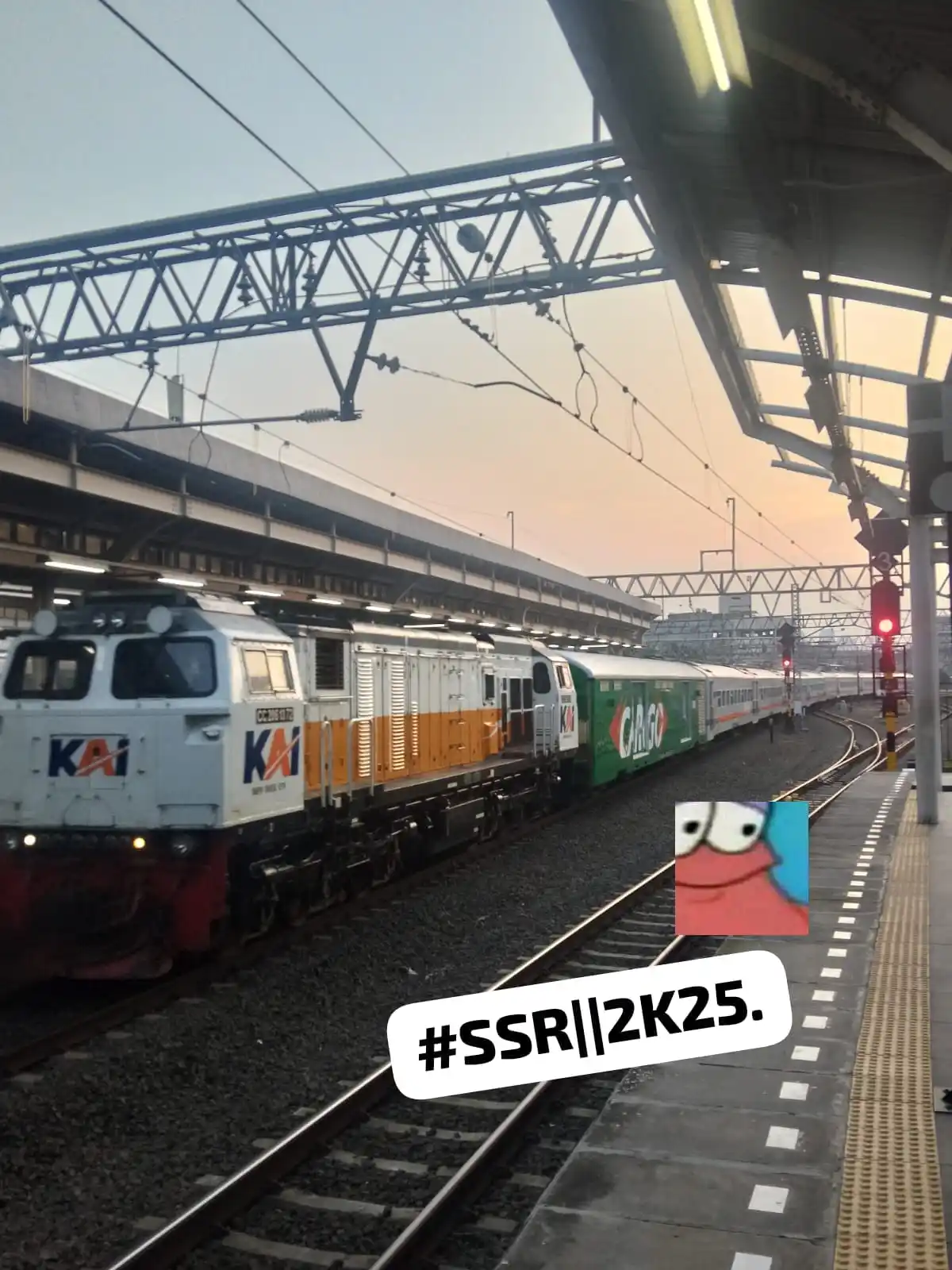 Image from SSR || Seputar Sensus Railfans.: 300 Cikuray lok 2061372 (CPN) bawa LD B01429 (JAKG) isi duit tujuan BD...