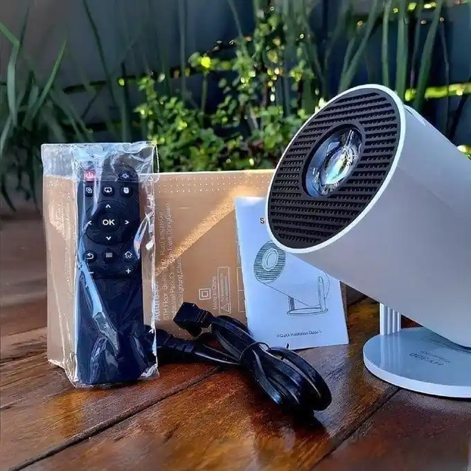 Image from Zap das Promoções: FILMINHO COM A GATA NO DIA DOS NAMORADOS Mini Projetor HY300 4K Bivo...