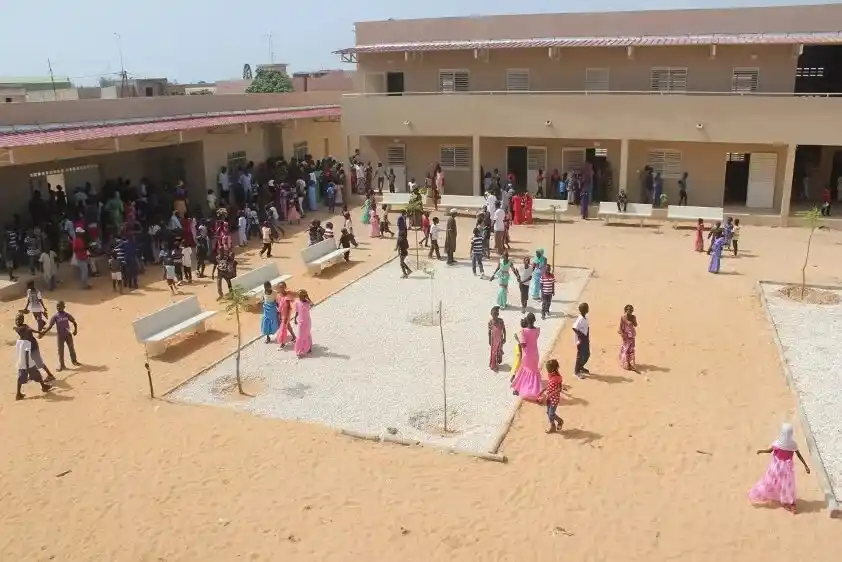 Image from SenCaféActu : Le chef du département d’anglais de l’Université Cheikh Anta Diop (Uca...