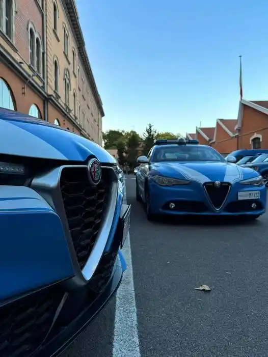 Image from Talkcity.It: ROMA - Auto rubate e coordinate via chat: la Polizia arresta due citta...