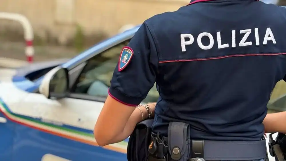 Image from Ilfaronline: Roma, pacchetti benessere a base di sesso e droga: maitresse in manett...