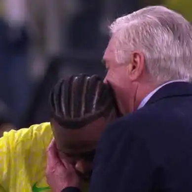 Image from MADRIDISTA KERALA: 🇧🇷❤️ Vinícius Junior approached Carlo Ancelotti to hug him after sco...