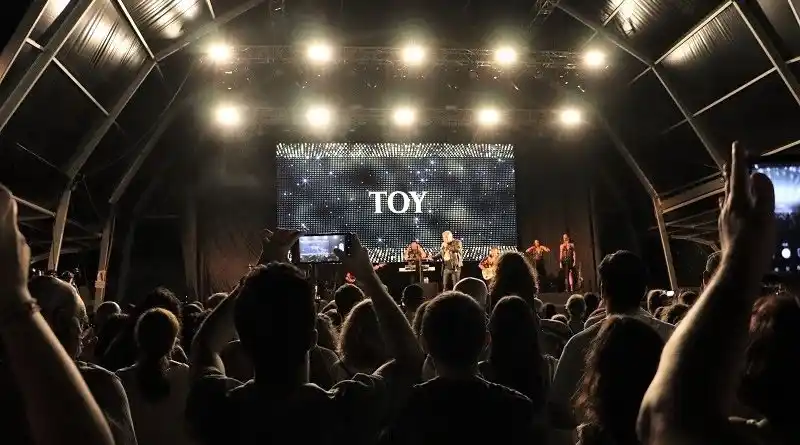 Image from Jornal Algarve Marafado: Hoje há concertos de Toy e Buba Espinho. Vai ser assim o dia no Algarv...
