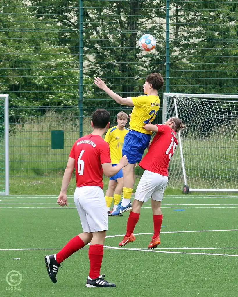 Image from SG Taucha 99: 📸𝐒𝐚𝐢𝐬𝐨𝐧𝐚𝐛𝐬𝐜𝐡𝐥𝐮𝐬𝐬 𝐦𝐢𝐭 𝐒𝐢𝐞𝐠! 🔥⚽️  Unsere A-Jugen...