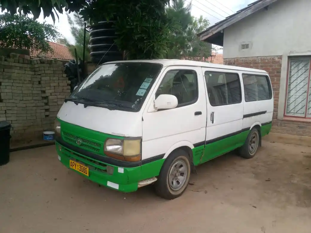 Image from ZIM SITUATION CHANNEL: Toyota hiace 5l solid engine Engine lite smoke and gearbx dry Suspensi...