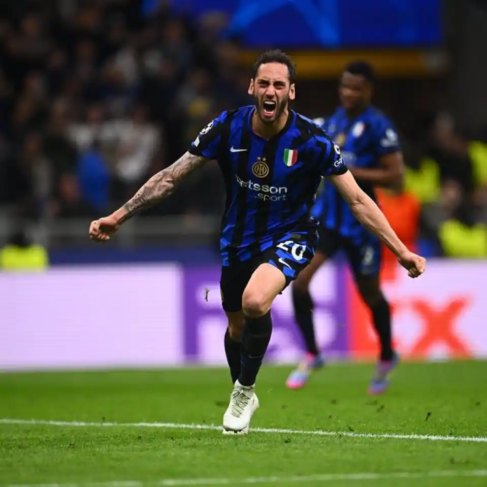Image from 💙 عشاق نادي الهلال السعودي 💙: 🚨🚨🚨 عاجل – sport mediaset: هاكان تشالهان أوغلو لديه عرض مغري جدً...
