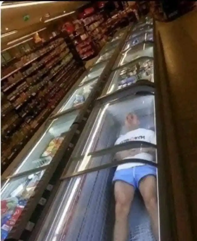 El Meme del Dia post