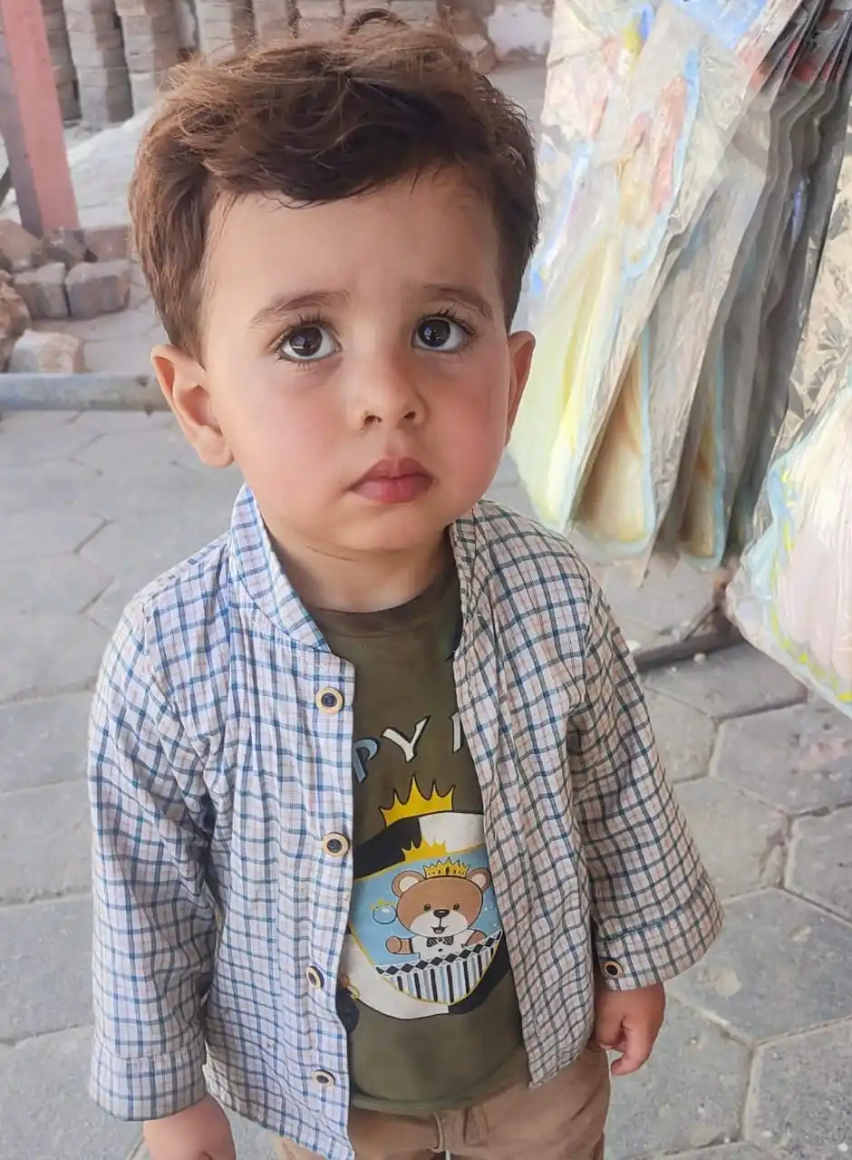 Image from عاجل - يحدث الآن: *☀️كما وصلت* *السلام عليكم ،هدا الطفل كان ضايع من 3 ساعات في الشيخ ر...