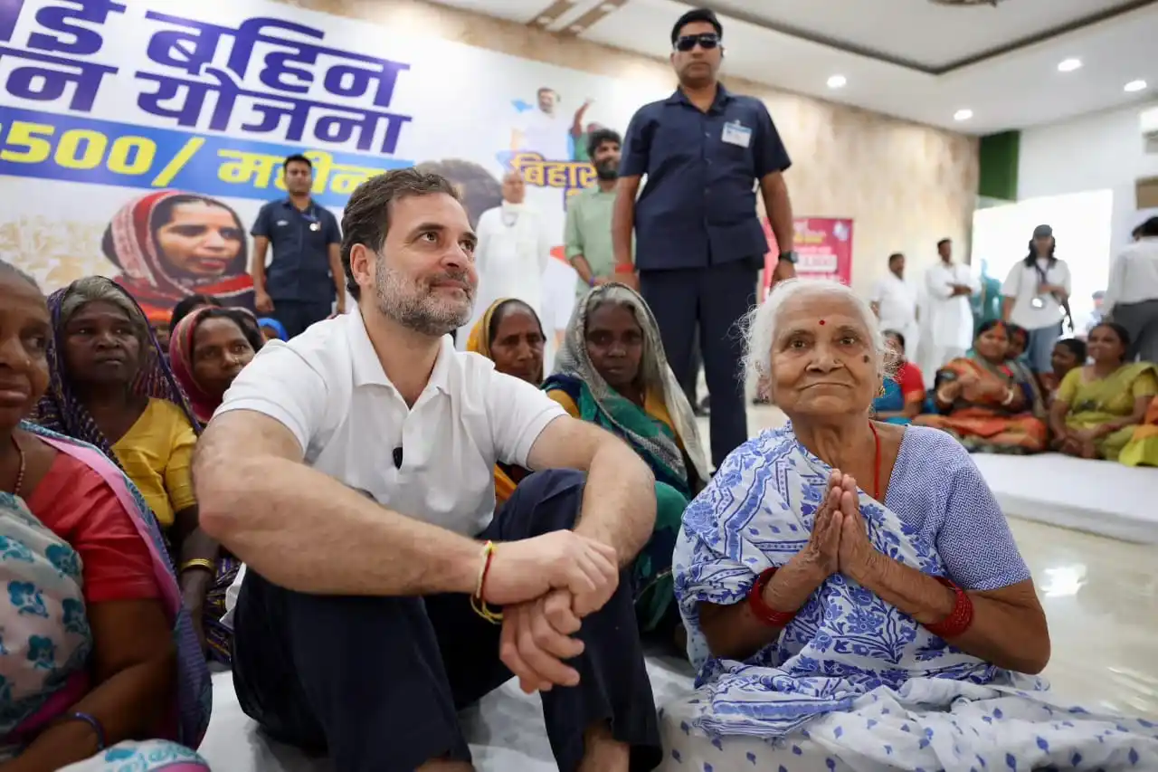 Image from Muhammad Azharuddin: नेता विपक्ष श्री Rahul Gandhi जी ने बिहार में 'महिला संवाद' के तहत विभ...