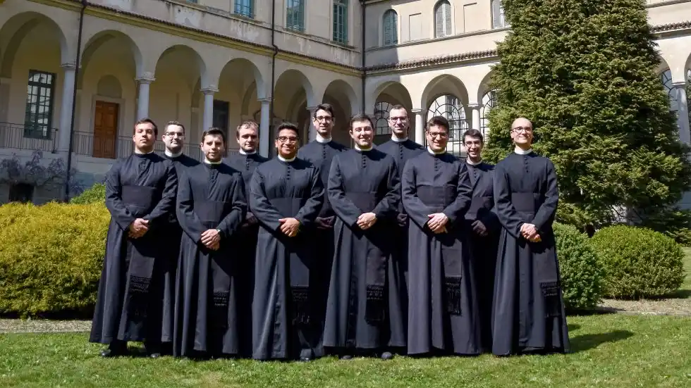 Image from Parrocchie Lacchiarella: NEL DUOMO DI MILANO L’ARCIVESCOVO HA ORDINATO 11 NUOVI SACERDOTI AMBRO...