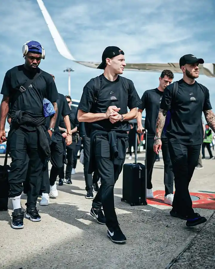 Image from ZimSphere: Inter Milan were met by only one fan on Sunday at Malpensa Airport aft...