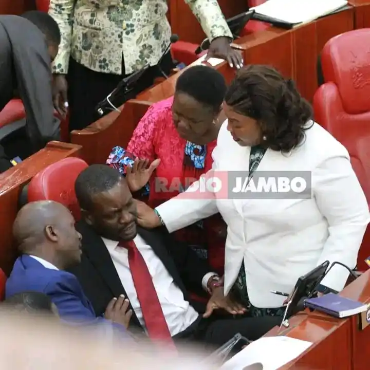 Image from KENYA ON WATCH 🇰🇪: Maseneta wamtuliza seneta wa Nairobi Edwin Sifuna kufuatia mzozo na mw...