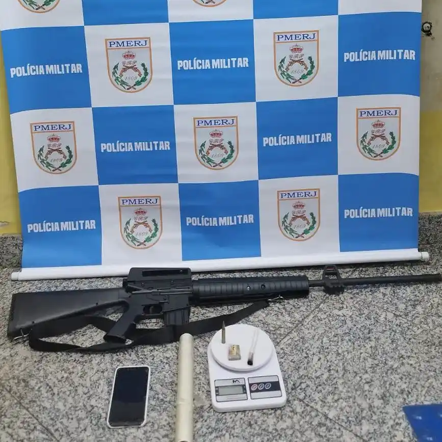 Image from Bruno Assunção : Um homem foi detido por agentes do 30BPM, na localidade de Bonsucesso,...
