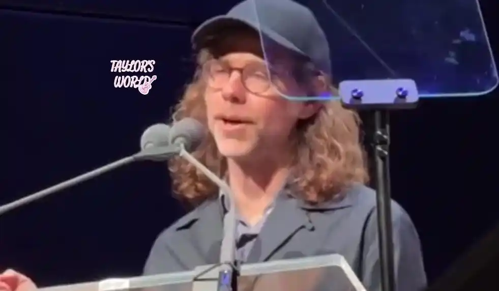 Image from โค ๐. ๐๐๐ฆ๐๐๐'๐ ๐๐๐๐๐ โกฬ ๐ท: ๐ซ| Aaron Dessner agradece a Taylor Swift al aceptar el "Triple Threat...