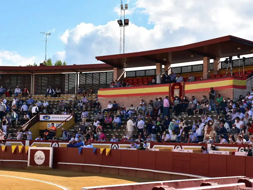 Image from Todos a los Toros: 🎉🐂 *Cuéllar ya tiene cartel ganadero para 2025* ¡La emoción está se...