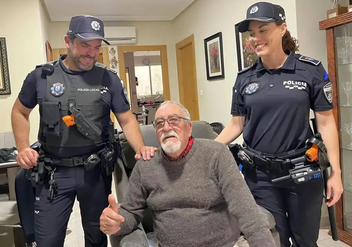 Image from LA VERDAD: 🐌 *La Policía halla sano y salvo a un vecino de Cieza que se perdió e...