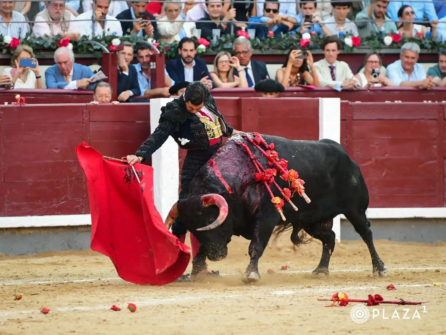 Image from Todos a los Toros: 🎖️ Morante se alza con su primera Puerta Grande como matador de toros...