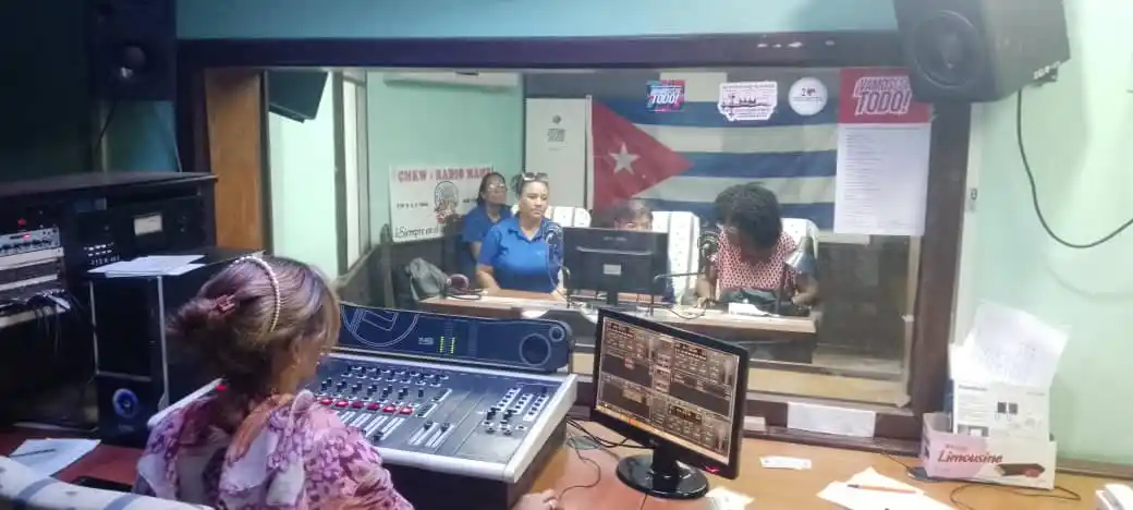 Image from CMKW "RADIO MAMBÍ" 📻🇨🇺: 🗣️A esta hora transmitimos el programa de participación ciudadana ENL...