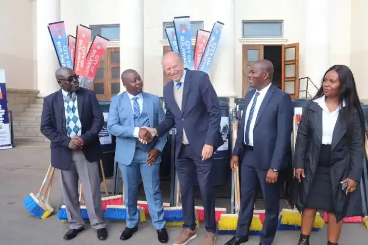 Image from The Voice Online News: *Coltart pushes for tighter enforcement to keep Bulawayo clean* ______...