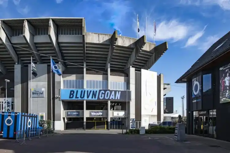 Image from KV Kortrijk op Voetbalkrant: Done deal: Club Brugge haalt belangrijke pionnen weg bij Kortrijk en ...