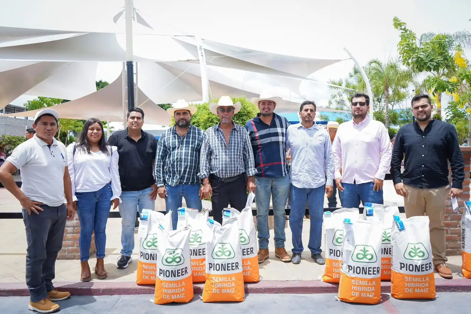 Image from SAGADEGRO: En la ceremonia participaron el director general de Agricultura, Sanid...