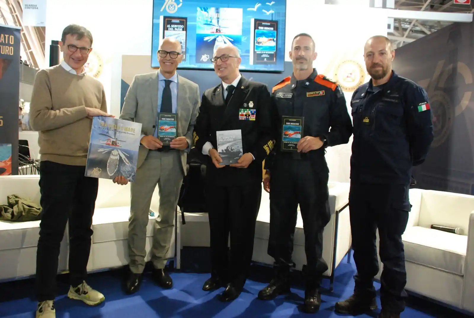 Image from Guardia Costiera 🇮🇹⚓️: 📚 *Guardia Costiera al Salone del Libro di Torino* Questa mattina, n...