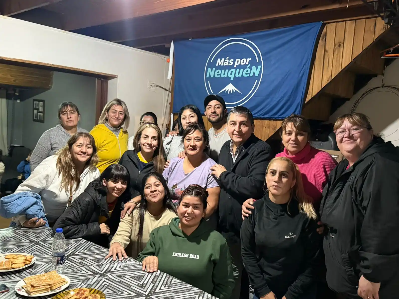 Image from Carlos Quintriqueo: Hoy seguimos recorriendo los barrios de la capital neuquina, un día má...