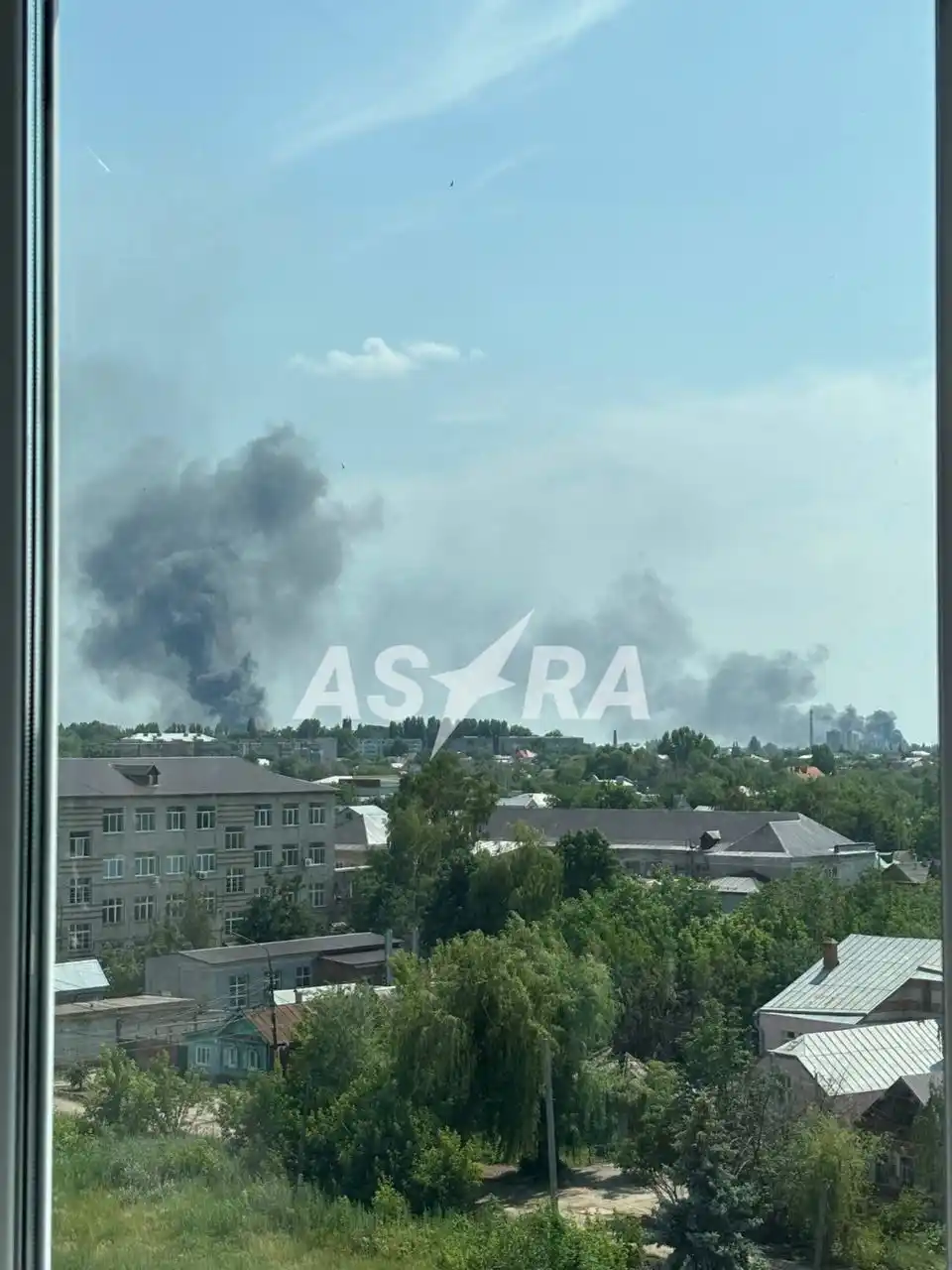 Image from Телебачення Торонто: Потужний вибух в Енгельсі на росії. Місцеві повідомляють про задимле...