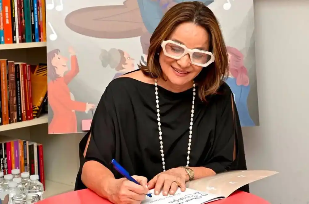 Image from Jornal UFG: 📚 *Professora da UFG concorre a prêmio da Bienal do Livro do Rio de J...