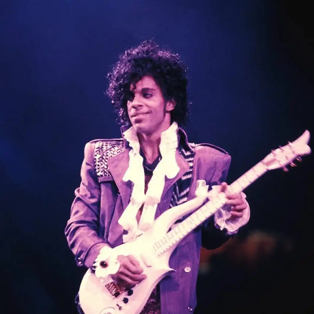 Image from Universo Rock & Metal: [ <a class="text-blue-500 hover:underline cursor-pointer" href="/hasht...