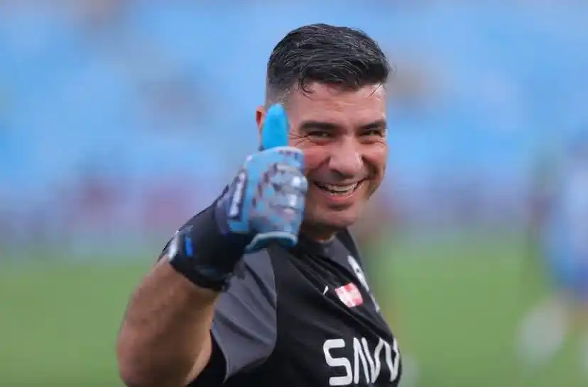 Image from أخبار الهلال 💙: 🚨 عـاجـل | مدرب الحراس 'فيتور بيريرا' يُعلن مغادرته لنادي الهلال....
