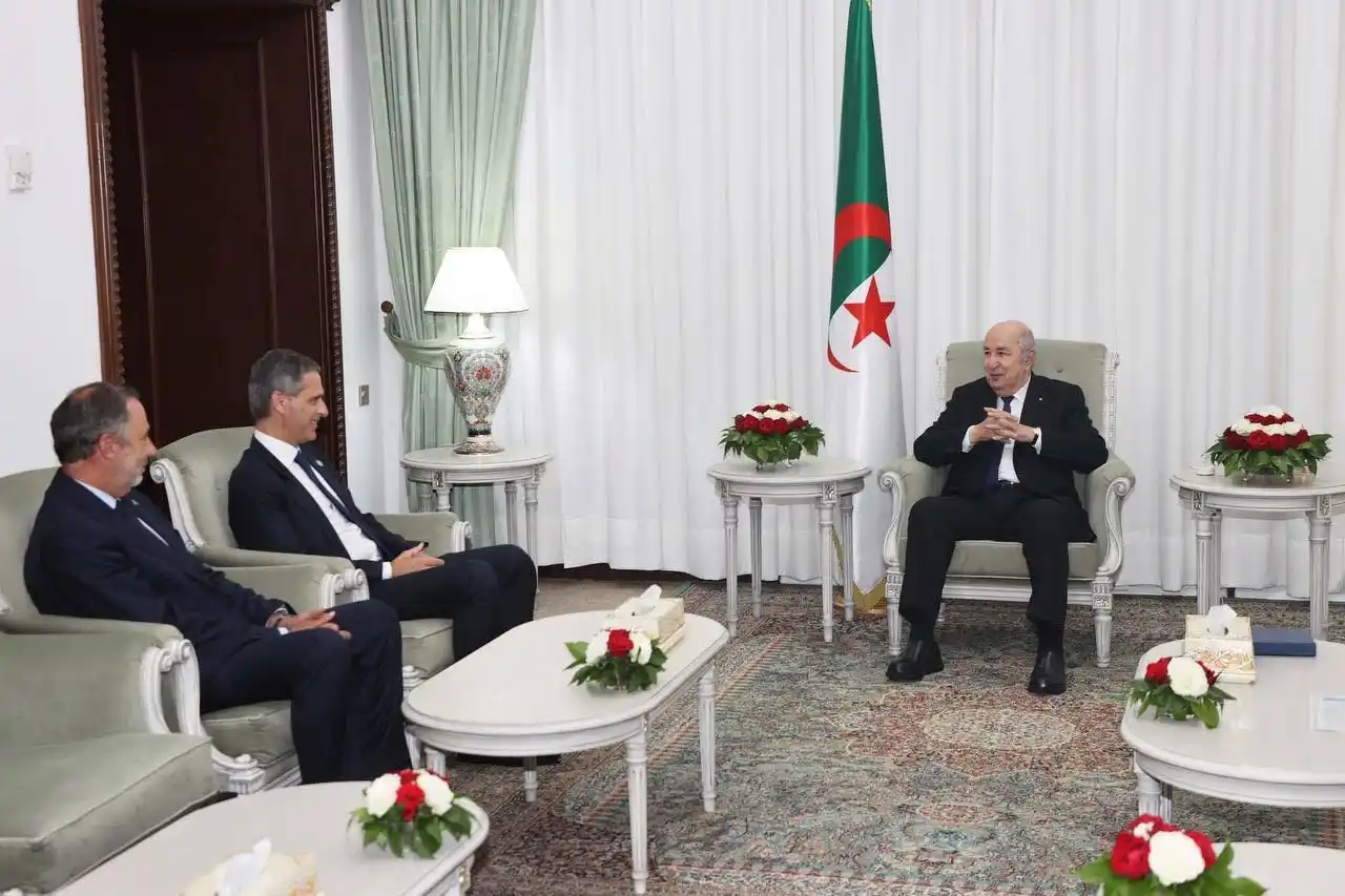 Image from التلفزيون العربي - الجزائر: قالت صحيفة لوبينيون الفرنسية إن الجزائر قررت التخلي عن مشروع تطوير مين...