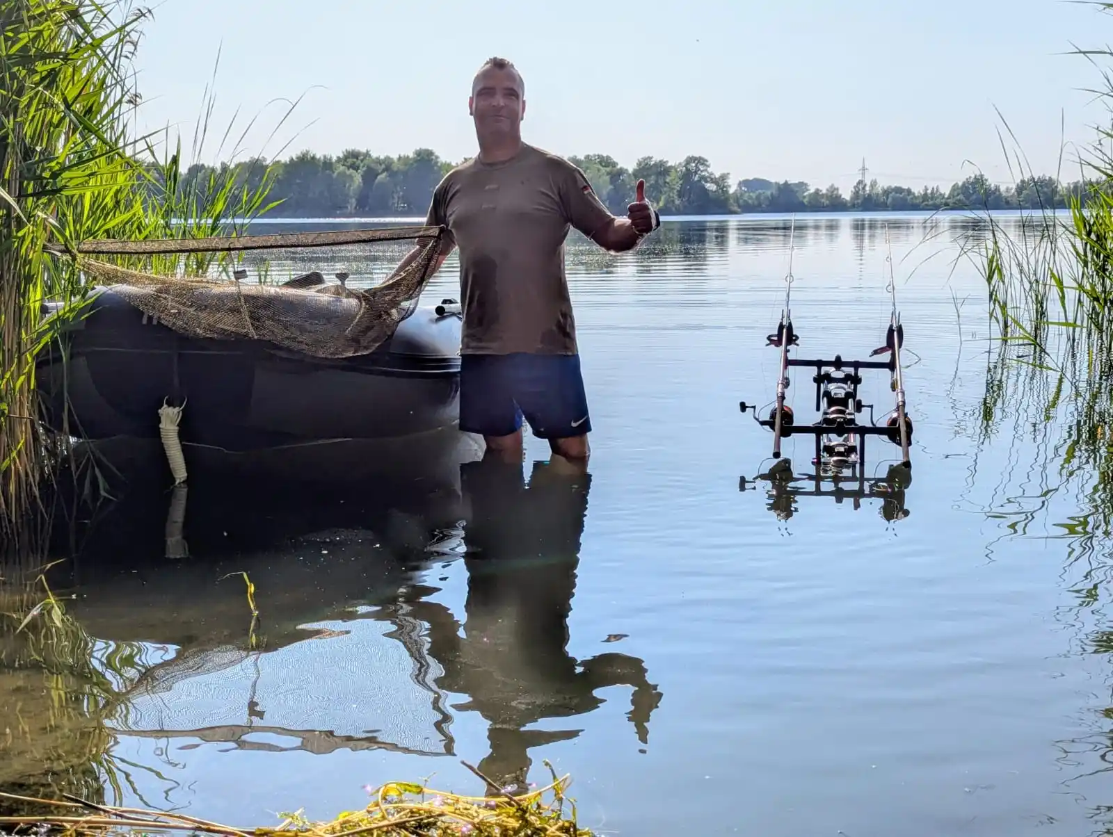 Image from Eastside Carphunter: Mahlzeit zusammen! Micha und Christiane sind am Wasser angekommen. Die...