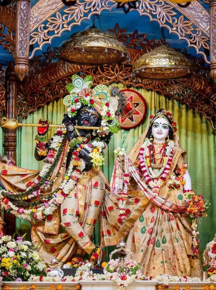 Image from Dev Katha (devkatha.com): नीकी राधे कुंवरि, स्याम इत मेरौ नीकौ; तुम्ह किरपा करि करौ, लाल मेरे कौ...