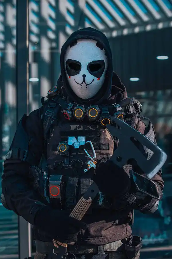 Image from Ubisoft DE: Passt auf euch auf, Agents‼️ Tolles Hunter-Cosplay von @powerrun1034!...