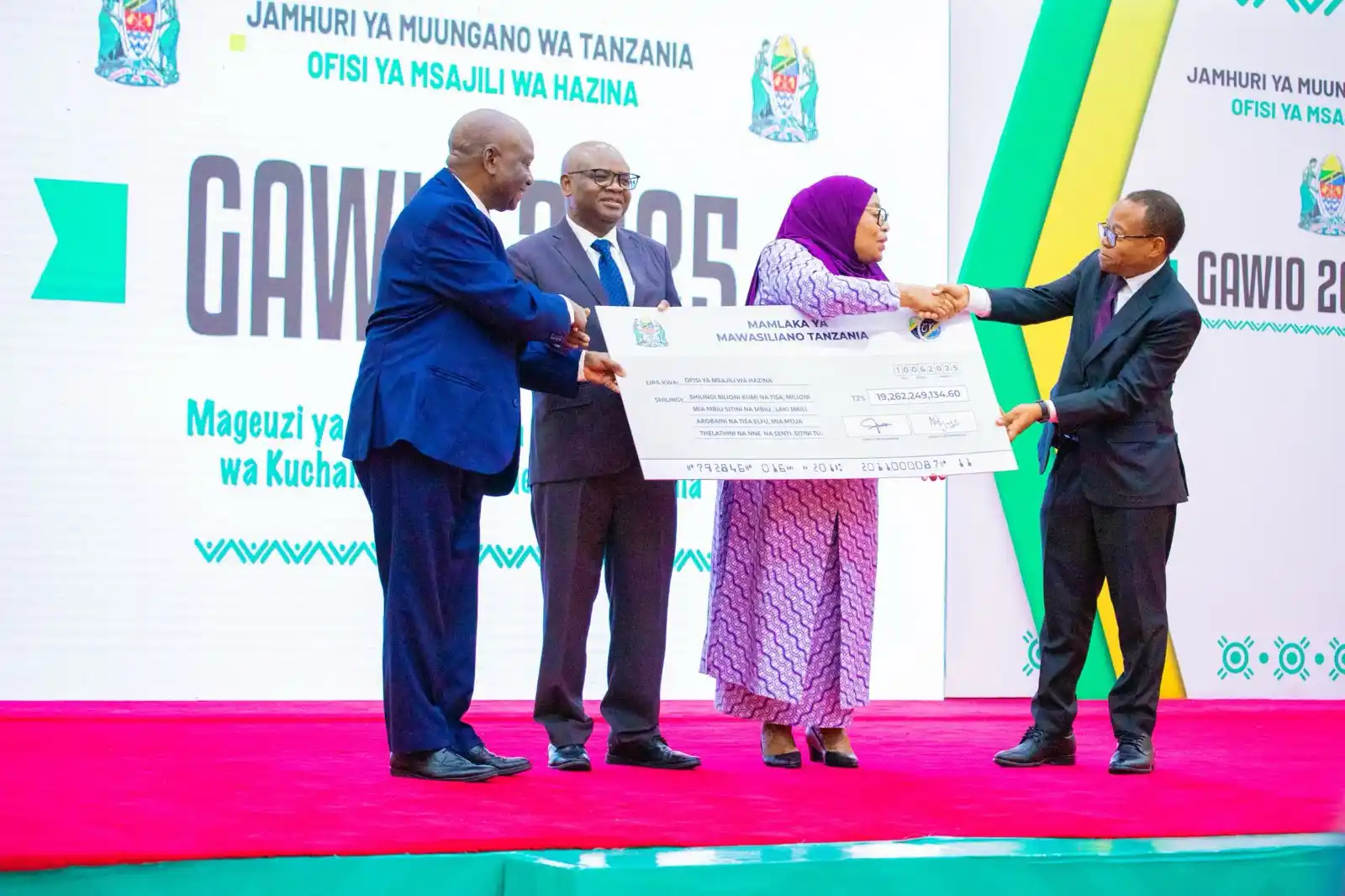 Image from TCRA TANZANIA: Rais wa Jamhuri ya Muungano wa Tanzania Mheshimiwa Dkt. Samia Suluhu H...
