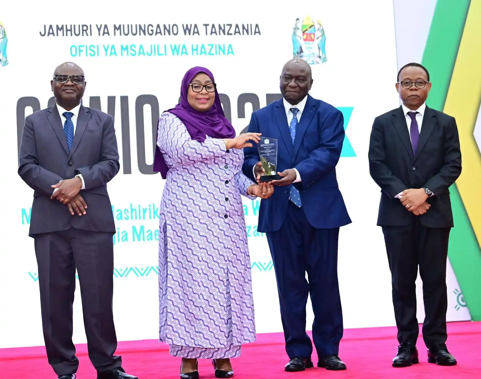 Image from TCRA TANZANIA: Rais wa Jamhuri ya Muungano wa Tanzania Mheshimiwa Dkt. Samia Suluhu H...