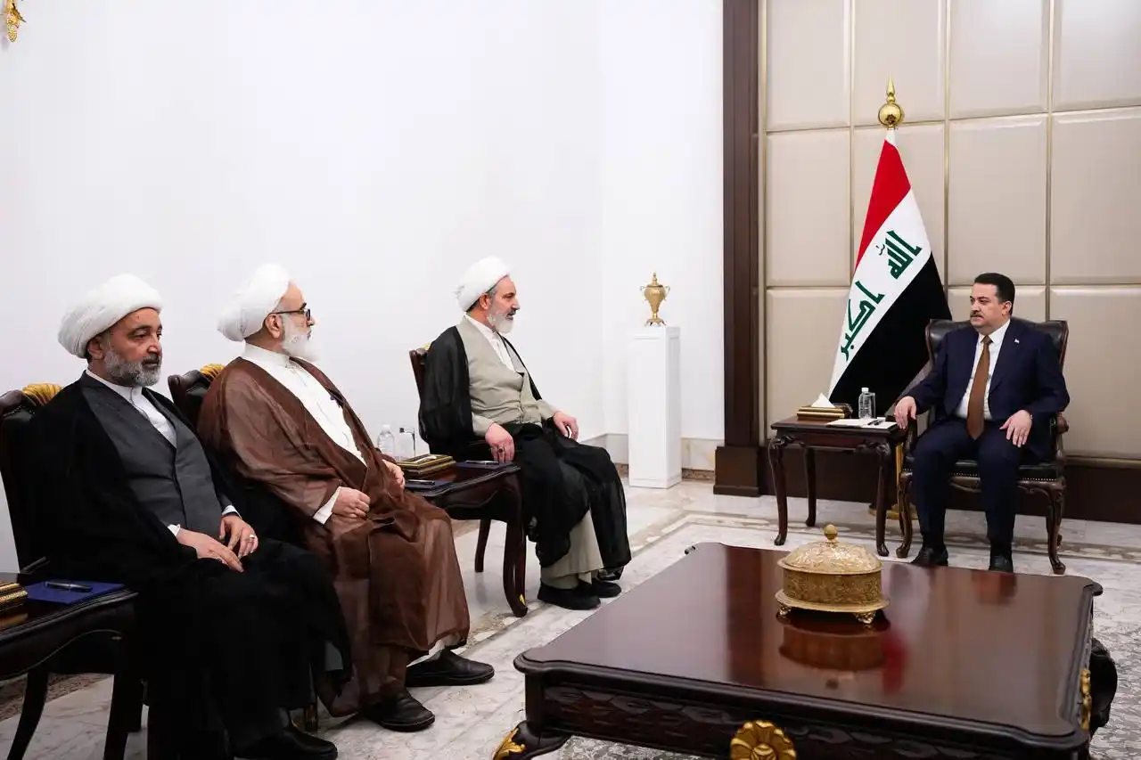 Image from التلفزيون العربي - العراق: *رئيس الحكومة محمد شياع السوداني يستقبل وفد الهيئة العلمائية الشيعية ف...