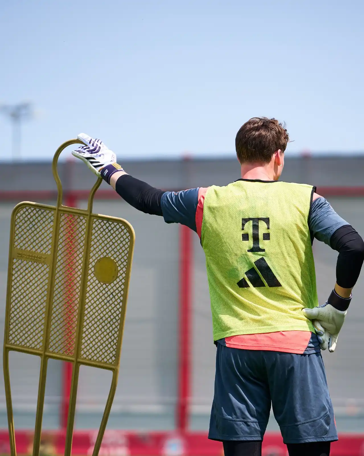 Image from FC Bayern: Servus liebe FC Bayern-Fans! 👋 Morgen geht's los zur FIFA Klub-Weltm...