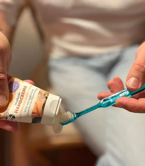 Image from Stadt Heidelberg: Wenn auf die Zahnbürste Handcreme statt Zahnpasta kommt, die Seife im ...