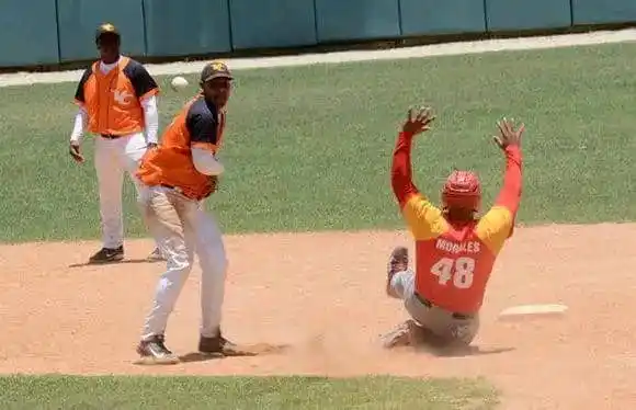 Image from 🇨🇺 Círculo de Espera ⚾🏐🏀⚽: 🔥 Clasificó Villa Clara 🐆 a la final del Campeonato Nacional de Béis...