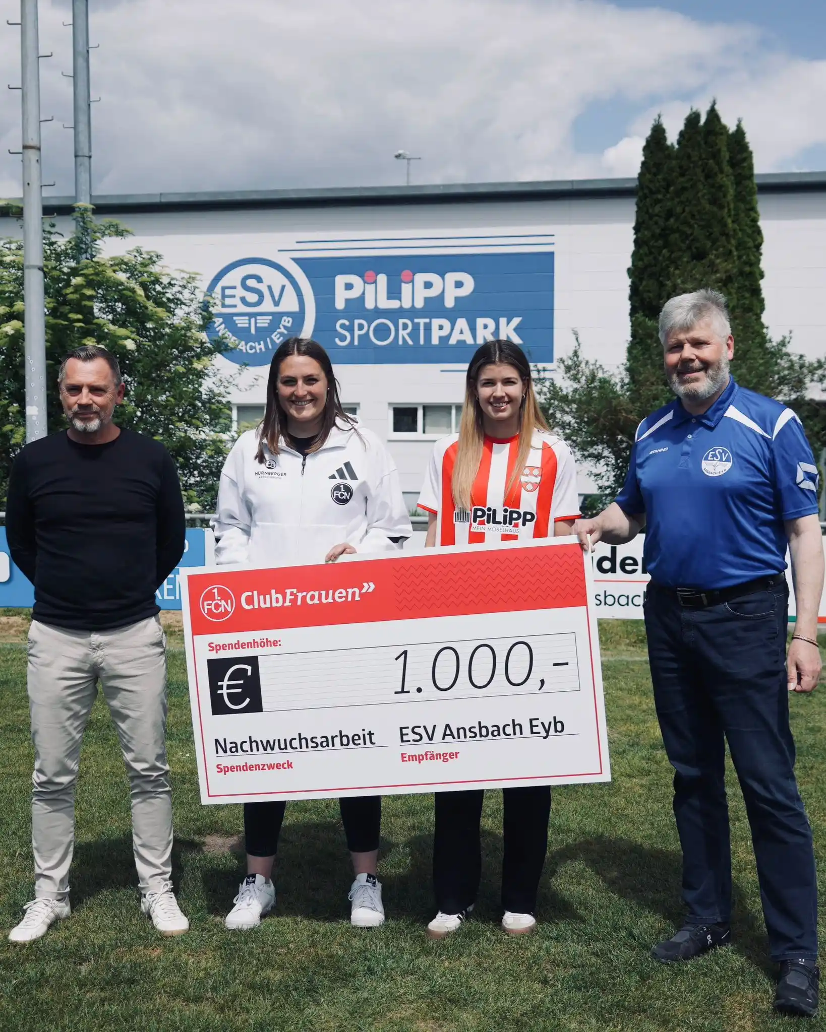 Image from Clubfrauen: Clubfrauen spenden Teil der Bauereisen-Ablöse!🤝 Als freiwillige Ausb...