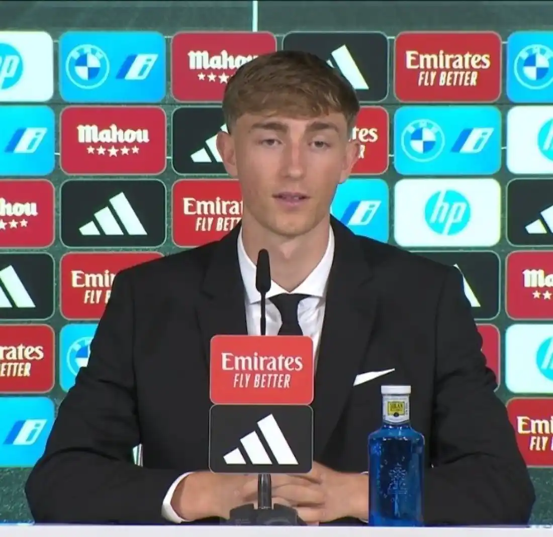 Image from REAL MADRID_cmc 🇨🇩: 🗣️Dean Huijsen : "Mon premier souvenir du Real Madrid est La Decíma, ...